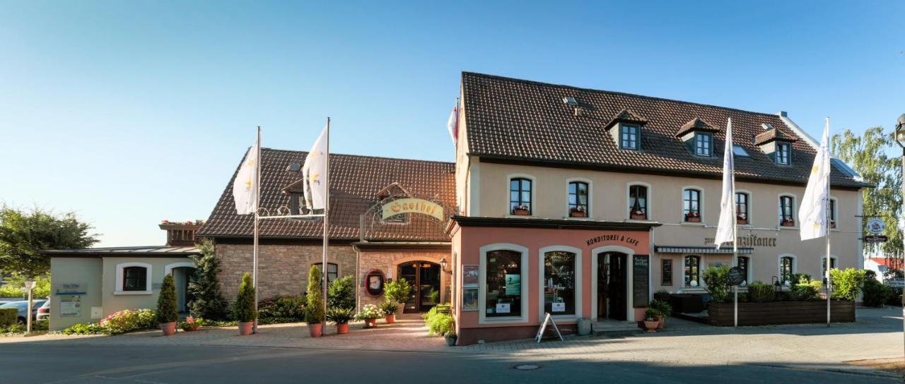 Akzent Hotel Franziskaner Dettelbach Esterno foto