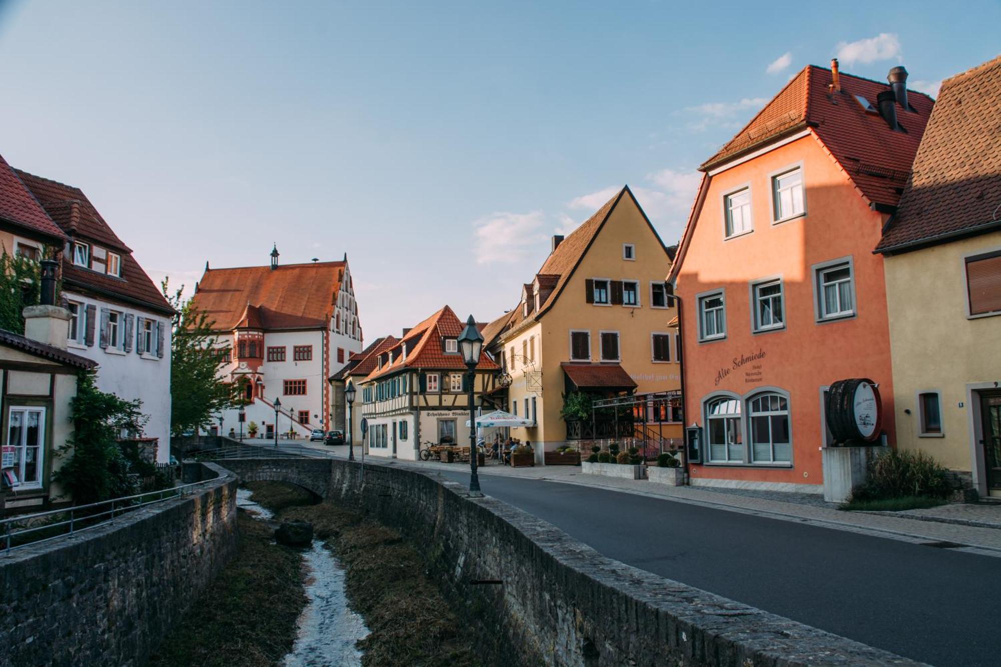 Akzent Hotel Franziskaner Dettelbach Esterno foto